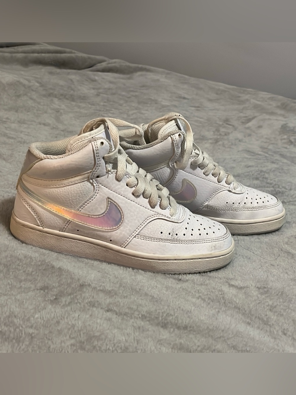Nike Court Vision Mid Iridescent White Youth Sneakers Size 5Y DQ8191-100